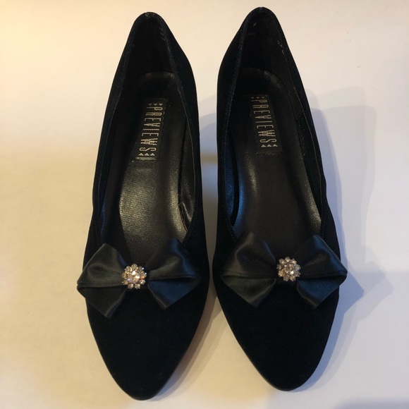 Previews Shoes - Vintage Black Velvet Pumps W/ Bow & Rhinestones